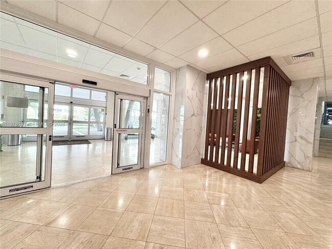 Building Photo - 250 174th St