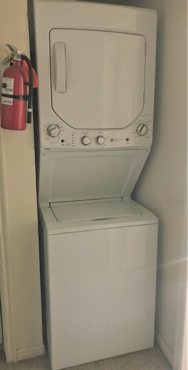 Building Photo - 515 N 200 E