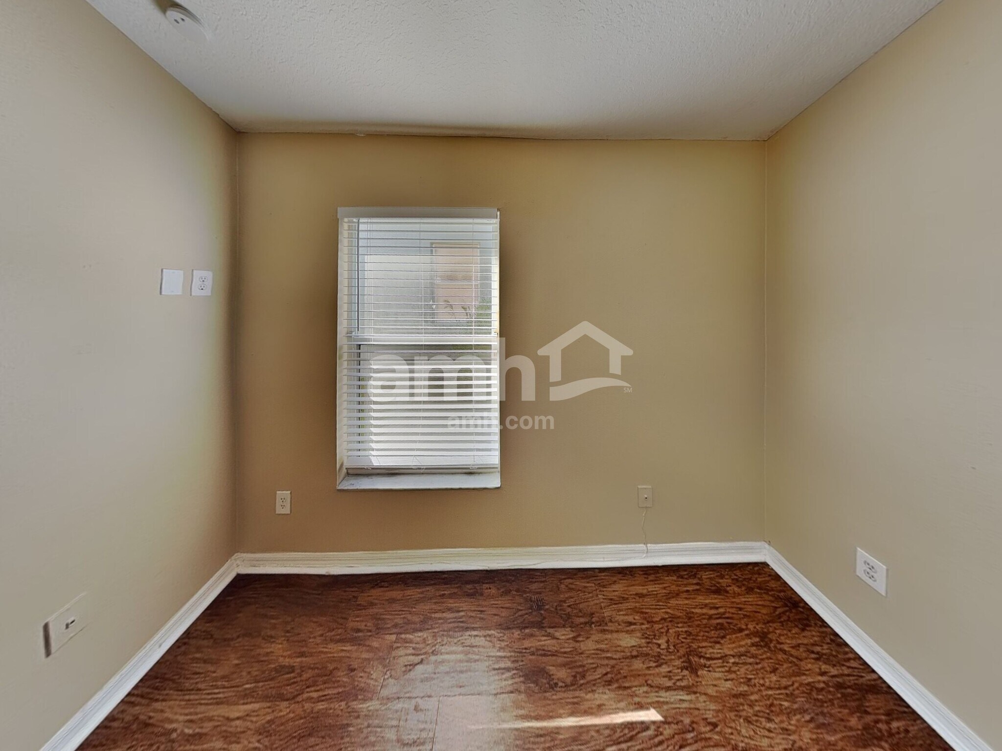 Building Photo - 2600 Deck Ave