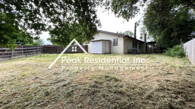 Building Photo - Very Nice 3bd/2ba Citrus Heights Home with 2 Car Garage - Must See!