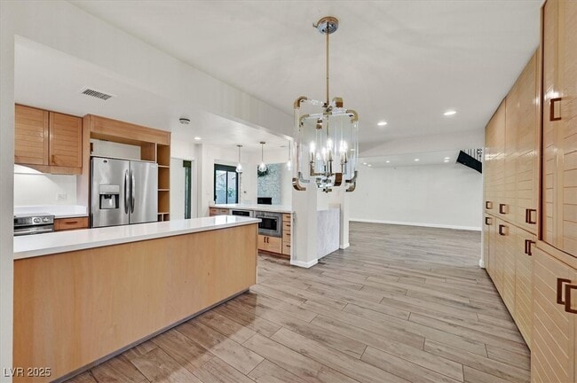 Building Photo - 3328 Plaza Del Paz