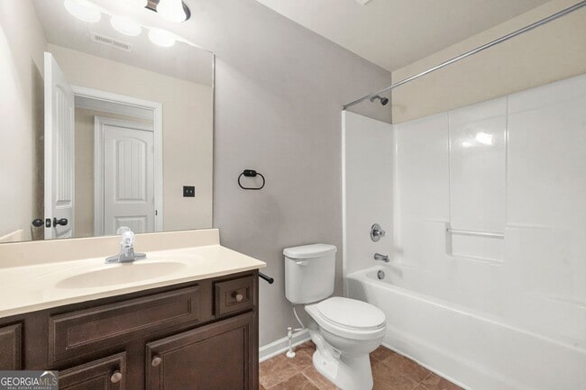 Building Photo - 882 Nestling Dr