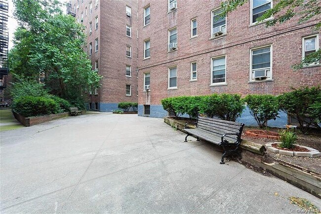 Building Photo - 41-30-41-46 46th St
