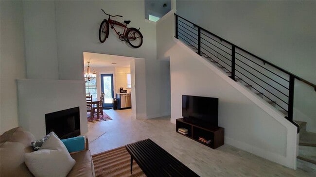 Building Photo - 10201 Sandy Beach Rd