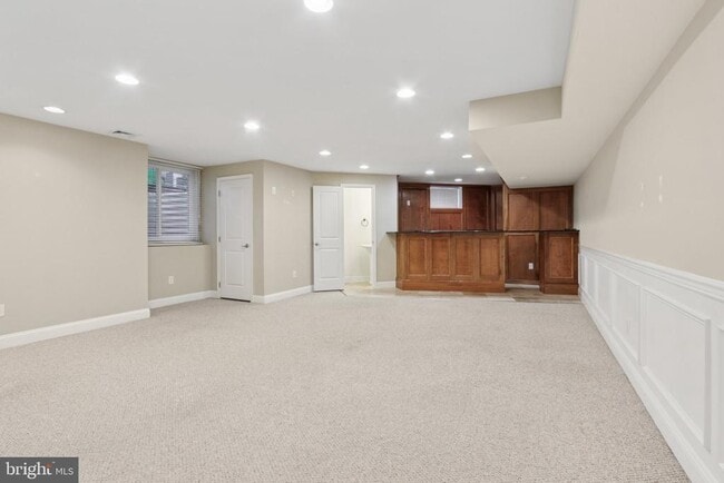 Building Photo - 2423 Grays Ferry Ave