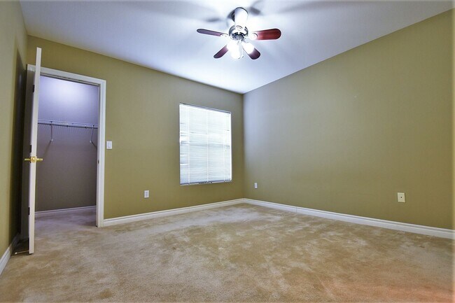 Building Photo - Charming 1 Bedroom Condo close to Durango ...