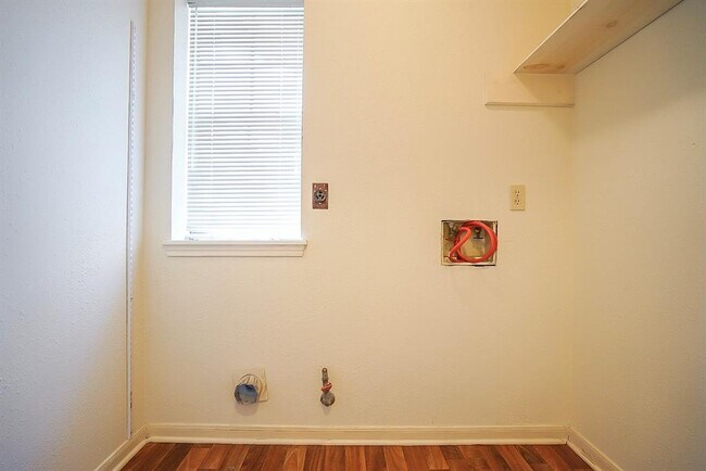 Building Photo - 1246 Manchester Cir