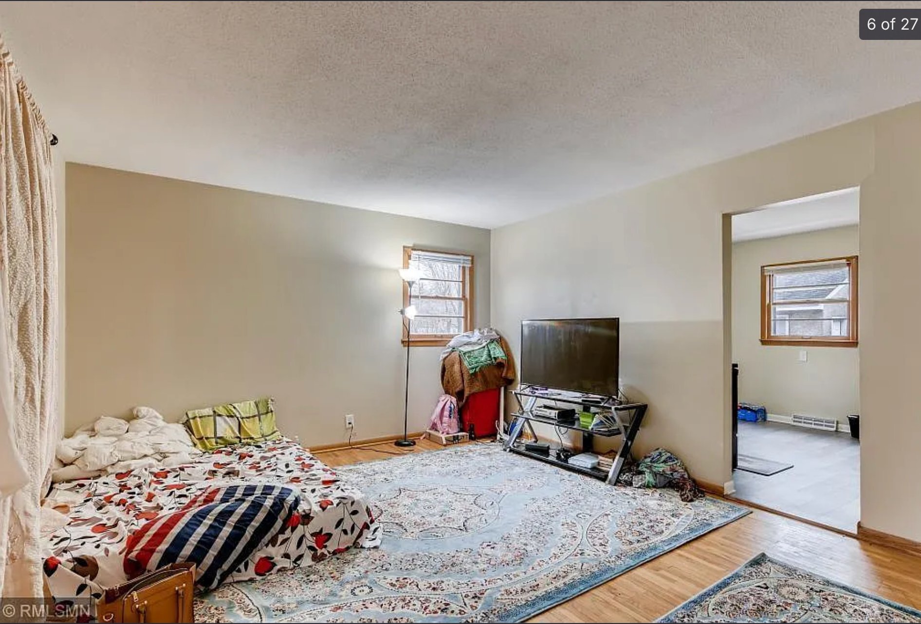 Building Photo - 403 W 74th St