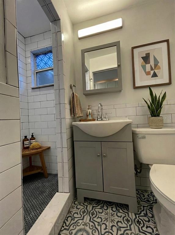 Building Photo - 3734 Burlington Ave N