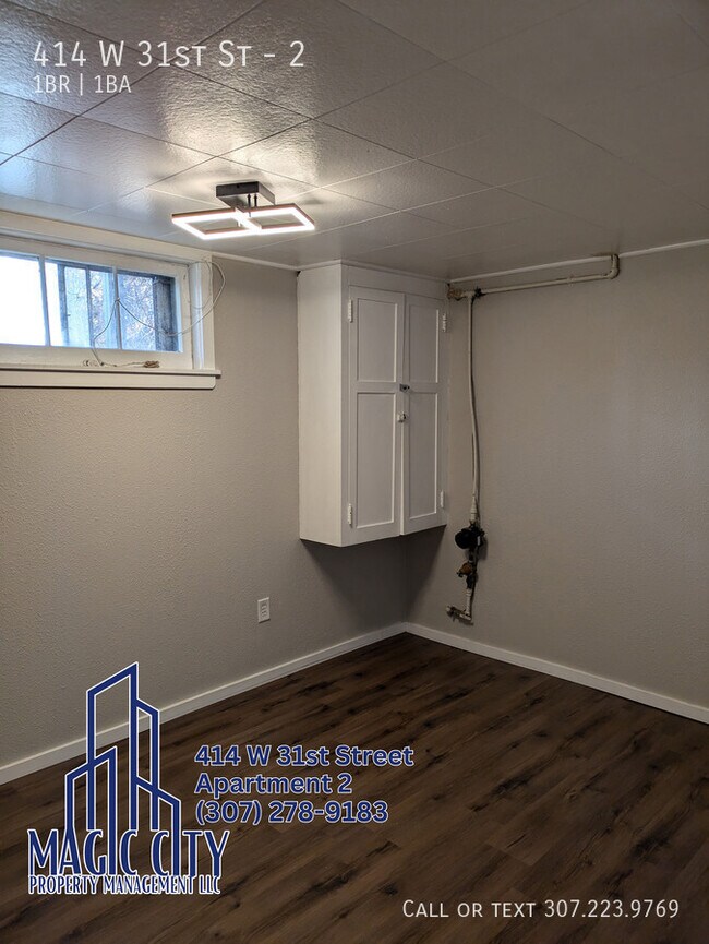 Building Photo - 414 W 31st St