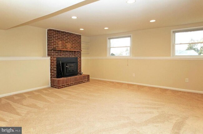 Building Photo - 730 Gentle Breeze Ct