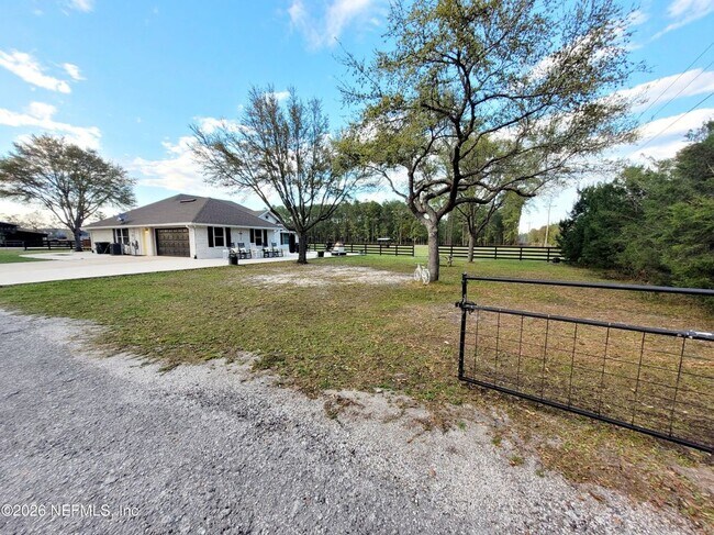 Building Photo - 906 County Rd 217