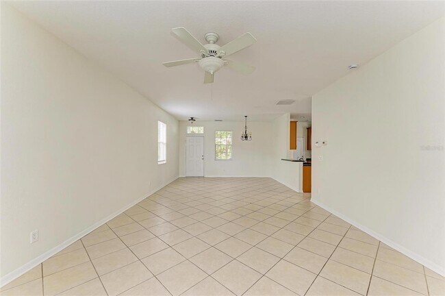 Building Photo - 15121 Searobbin Dr