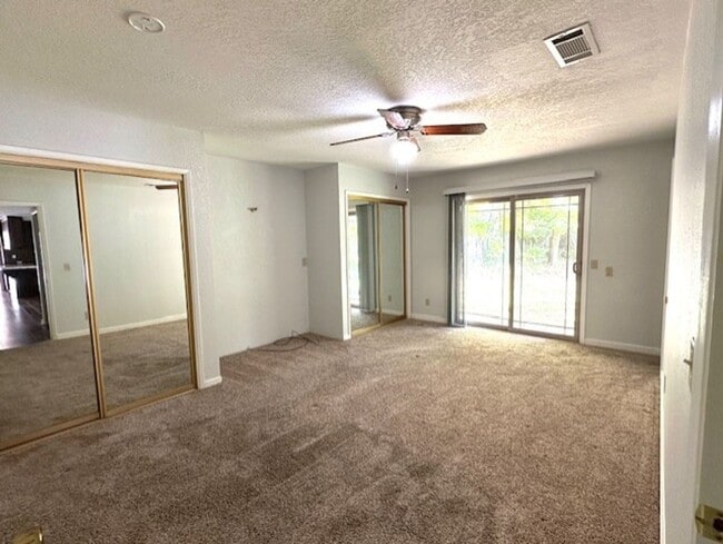 Building Photo - INCREDIBLE LOCATION!!! Quaint and Quiet and Roomy!