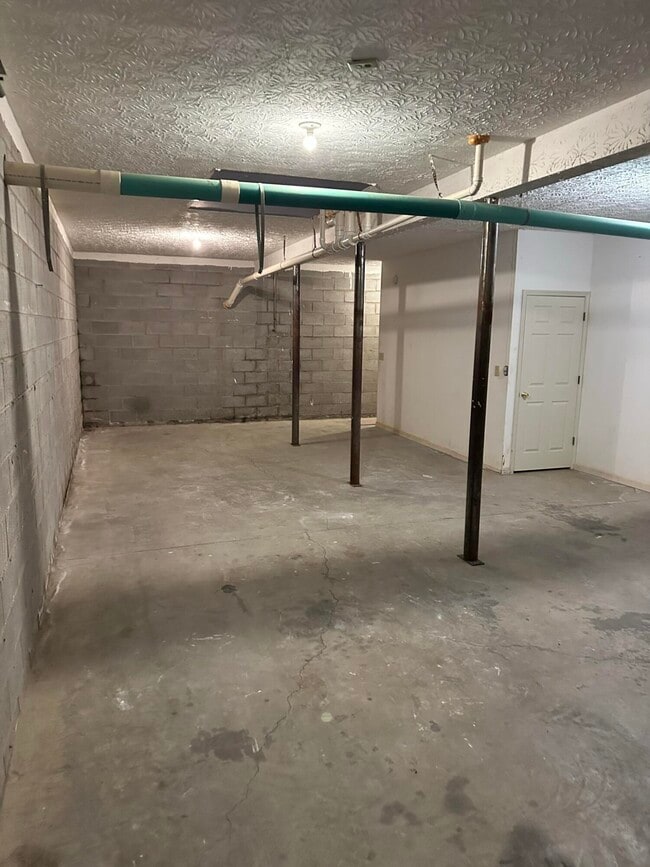 Building Photo - 1021 Excel Ct