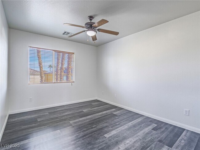 Building Photo - 10898 Carberry Hill St