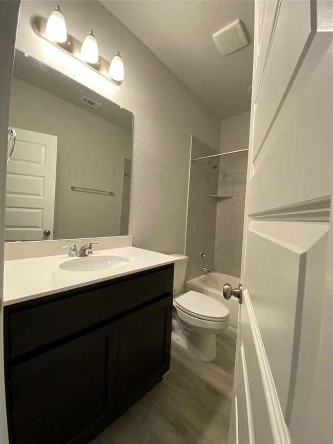 Building Photo - 1513 Whippletree Trl