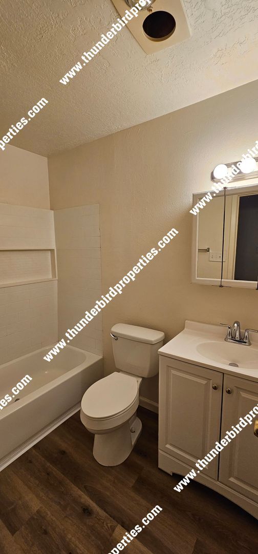 Building Photo - 187 Monte Largo Dr NE