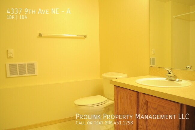 Building Photo - 4337 9th Ave NE