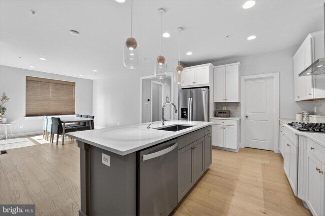 Building Photo - 22129 Clarksburg Rd