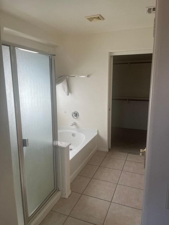 Building Photo - 8342 S Hunnic Dr