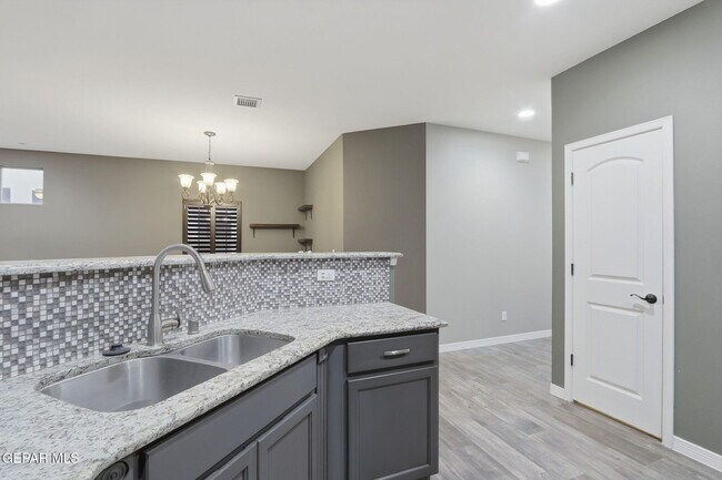 Building Photo - 13539 Doncaster St