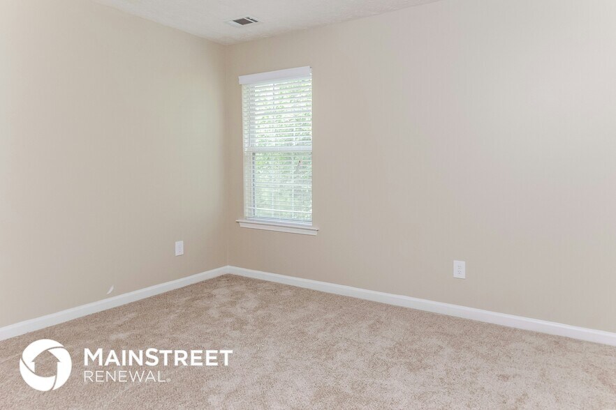 Building Photo - 1496 Paladin Ct