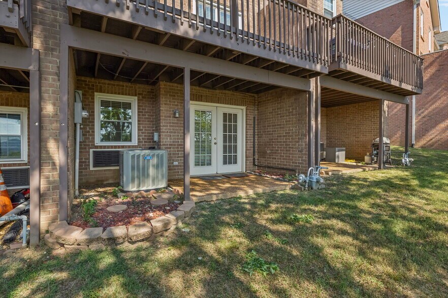 Building Photo - 1614 Brentwood Pointe