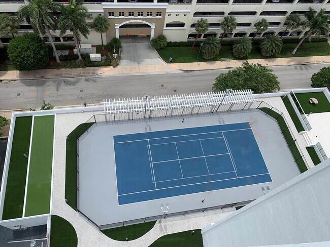 Building Photo - 3015 N Ocean Blvd