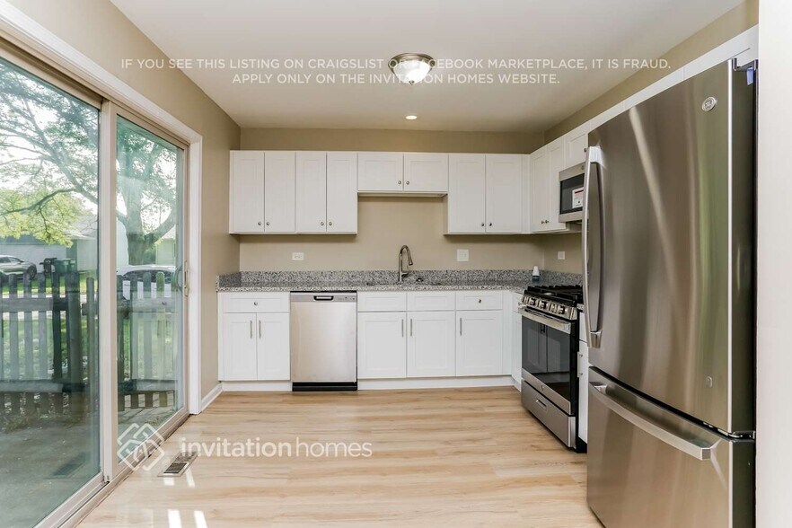 Building Photo - 953 Surrey Ct