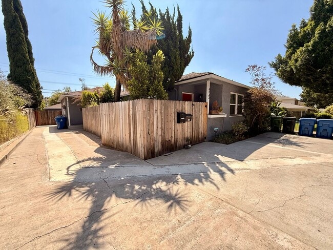 Building Photo - 4232 Verdugo Rd
