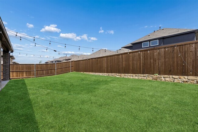Building Photo - 6145 Tahoe Winds Dr