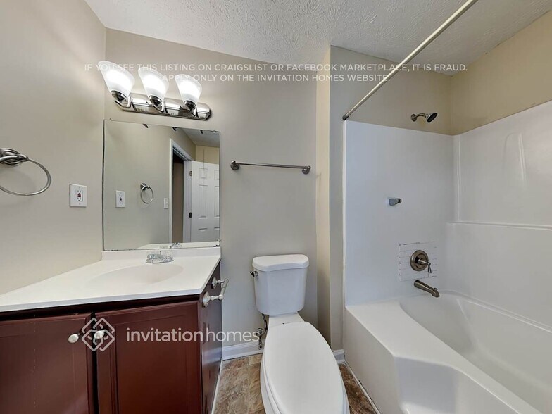 Building Photo - 5615 Princeton Oaks Dr