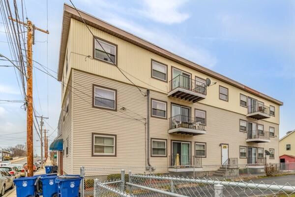 Building Photo - 541 Revere St