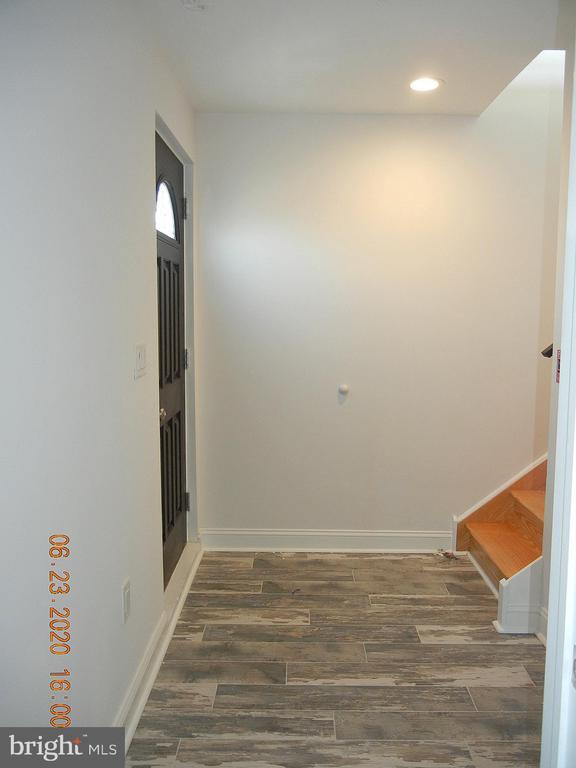 Building Photo - 2700 S 10th St