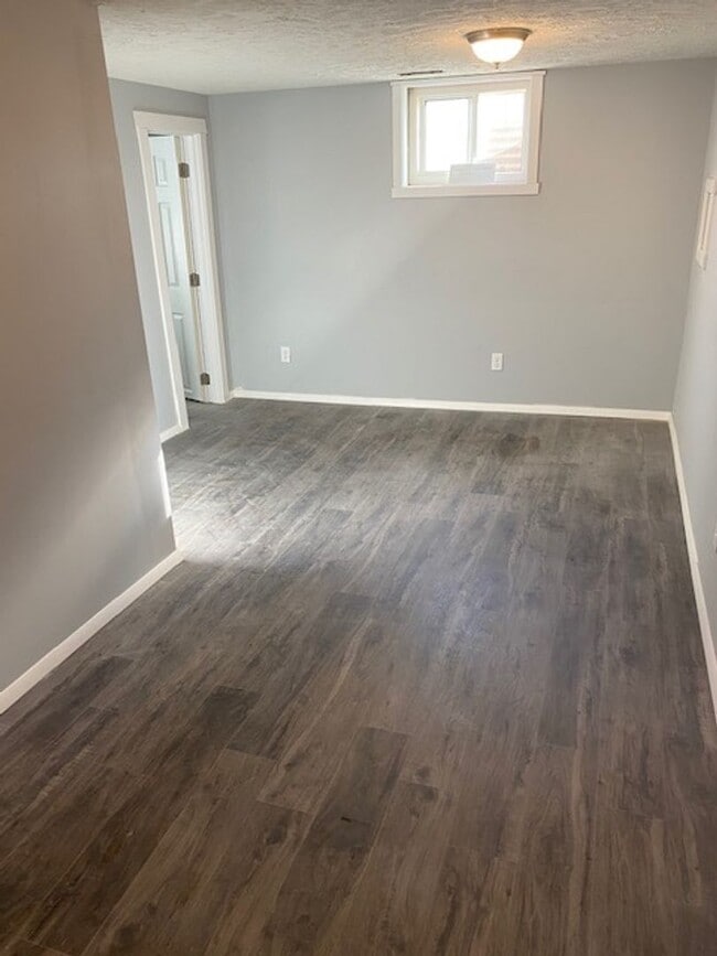 Building Photo - Charming 5 BD/3 BA down the street from Kelley and Luddy!