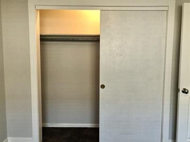 Building Photo - 4240 Gilbert Ave