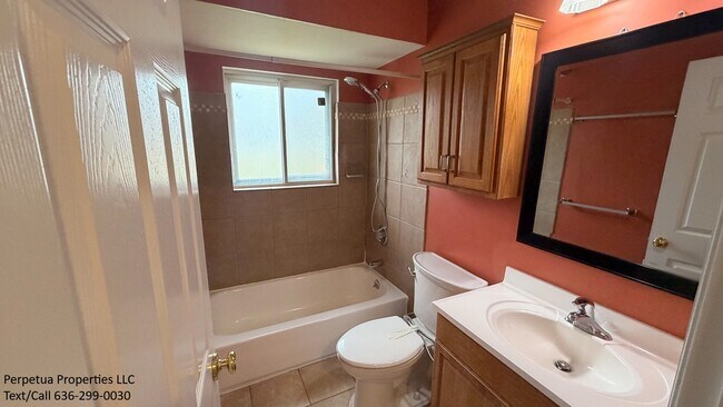 Building Photo - 544 Goldwood Dr