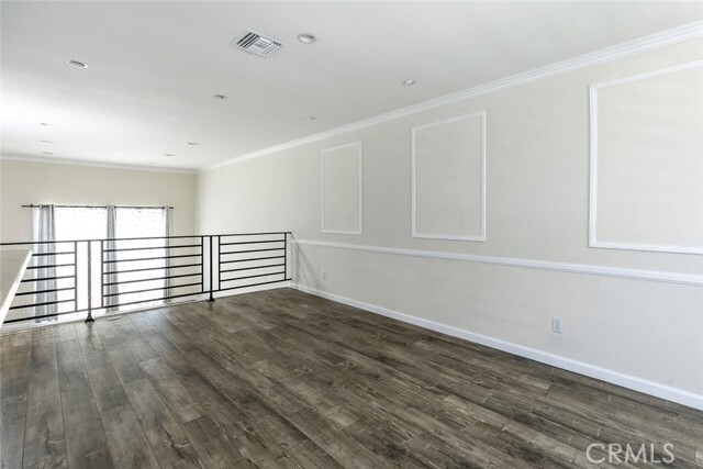 Building Photo - 10030 Owensmouth Ave