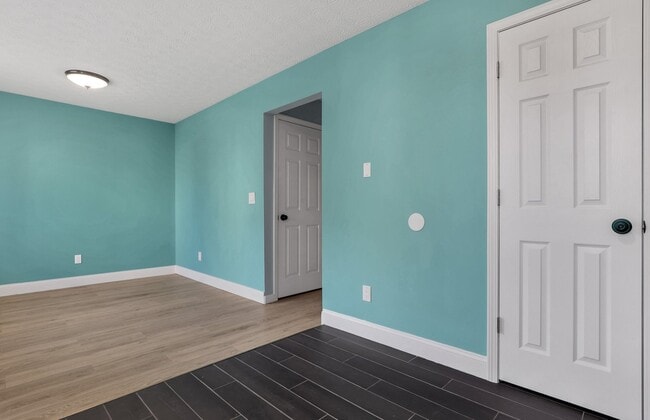 Kitchen/Dinning aria - 4826 Lady Jane Ave