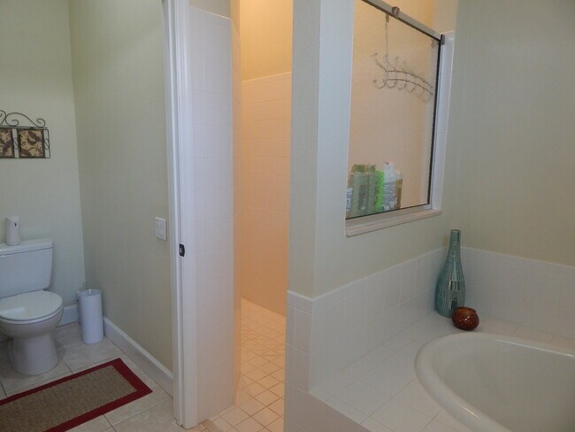 Building Photo - FURNISHED 3/2 & HEATED POOL -   RENTAL IN ROSEDALE COUNTRY CLUB!!