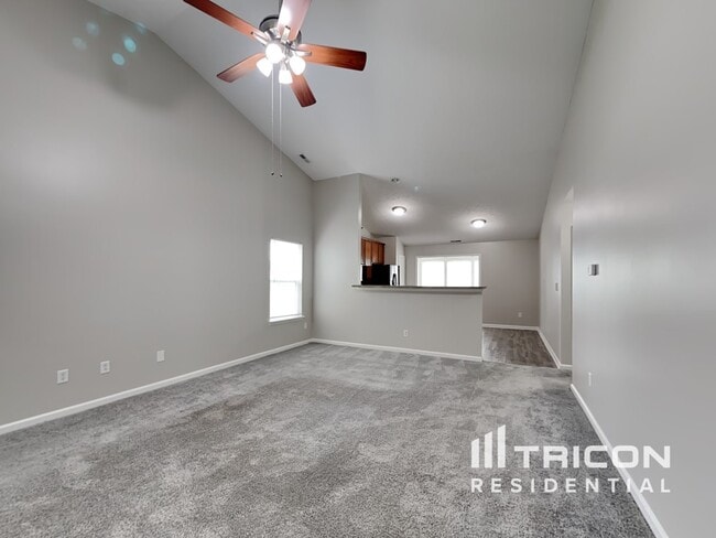 Building Photo - 10727 Snowdrop Way
