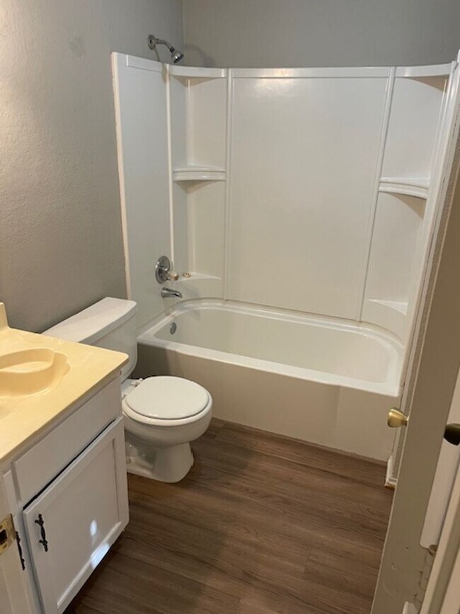 Building Photo - 322 Spring Branch Ln