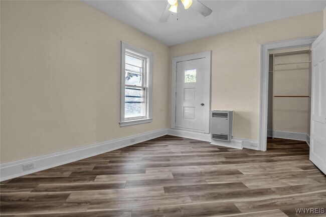 Building Photo - 522 W Ferry St