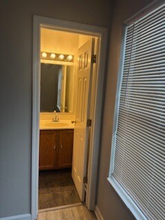 Building Photo - 10846 Tanbark Dr