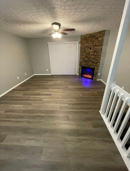 Building Photo - 1662 Blackhorse Ln