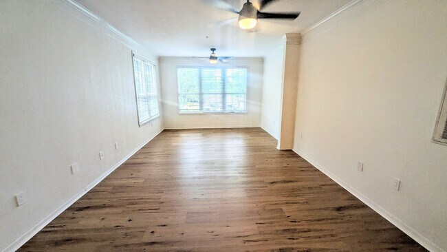Building Photo - 4130 Central Sarasota Pkwy