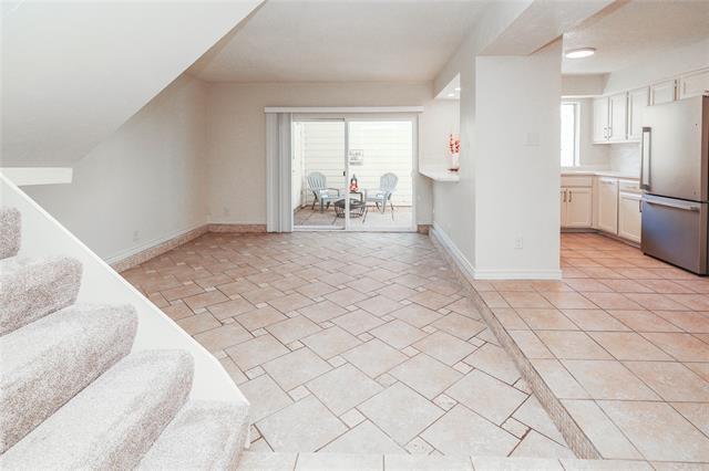 Building Photo - 1963 Shorewood Dr