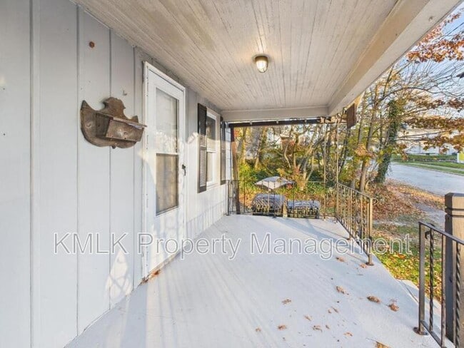 Building Photo - 973 Harrison Ave