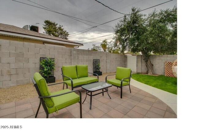 Building Photo - 6809 E Earll Dr